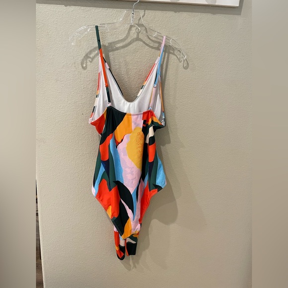 SHEIN Plus Allover Graphic Knot One Piece Swimsuit - Picture 7 of 8